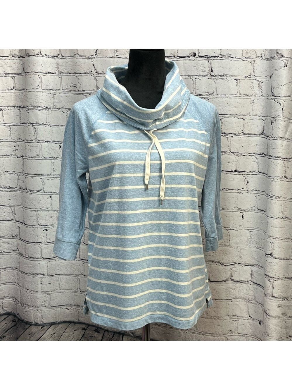 Chaps Women's size Large Blue & White Striped Cowl Neck Short Sleeve Top EUC